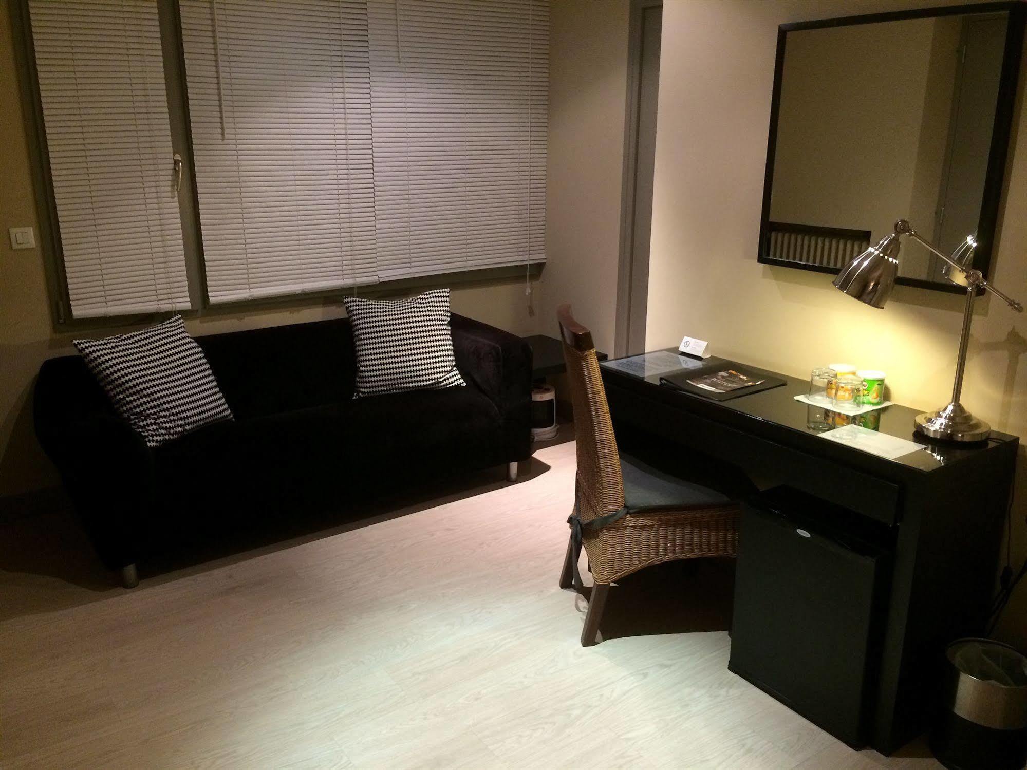Jules Hotel